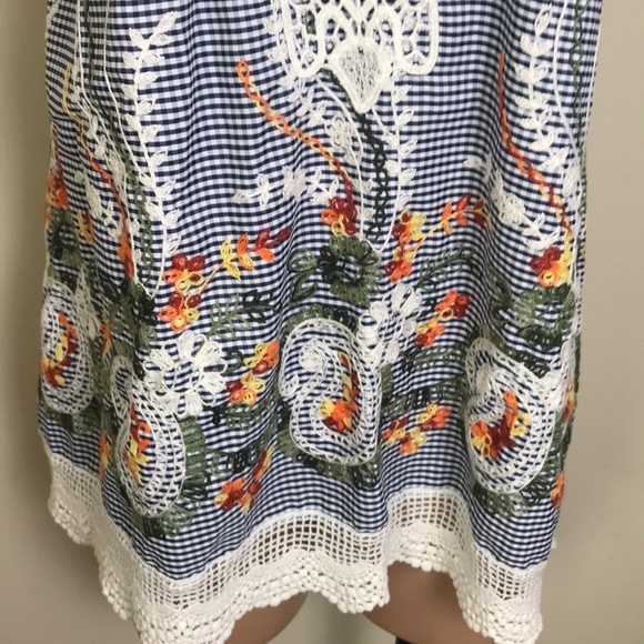 entro Gingham Embroidered Top Crochet Neck Blue - Picture 3 of 7